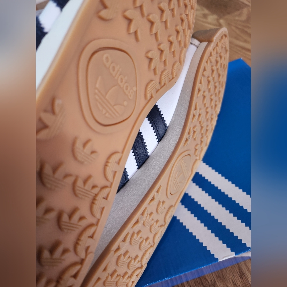Adidas Samoa - Picture 14 of 17
